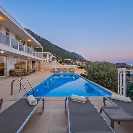 Lumiere 2 Luxurious 4 Bed In Kiziltas With Sea Views 别墅 卡尔坎