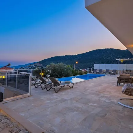 Lumiere 2 Luxurious 4 Bed In Kiziltas With Sea Views 别墅 *